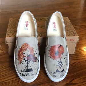 NIB Goby Violin and Music Shoes